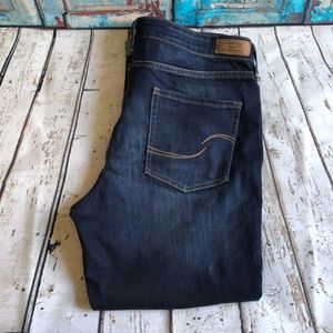 NWOT Levi Signature Modern Slim Cuffed Jeans